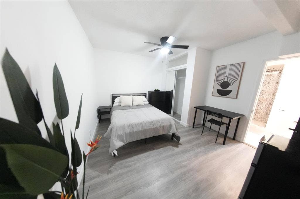 6 BR in Orlando