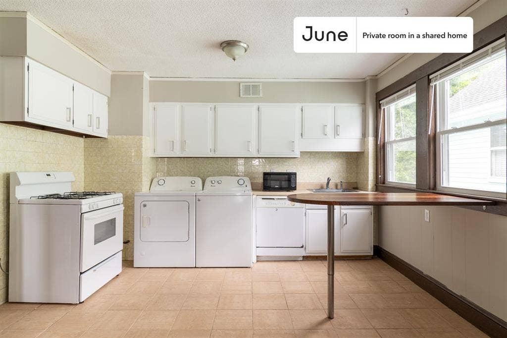 4 BR in Boston