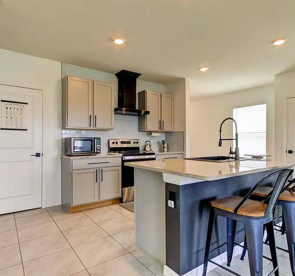 4 BR in Wesley Chapel