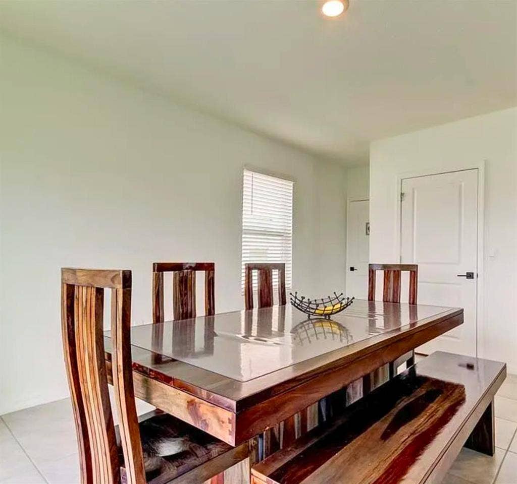 4 BR in Wesley Chapel