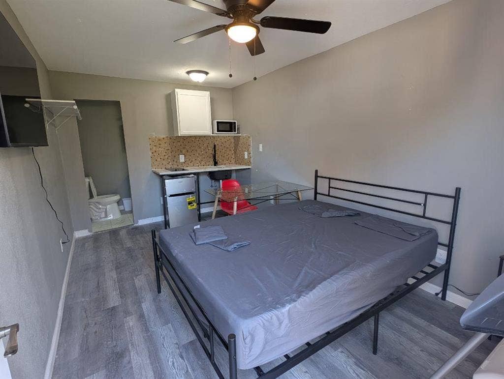 2 BR in Dallas