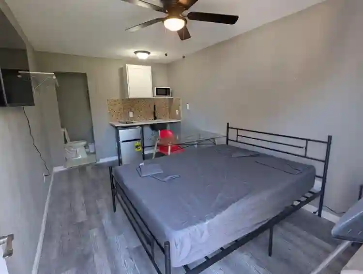 2 BR in Dallas