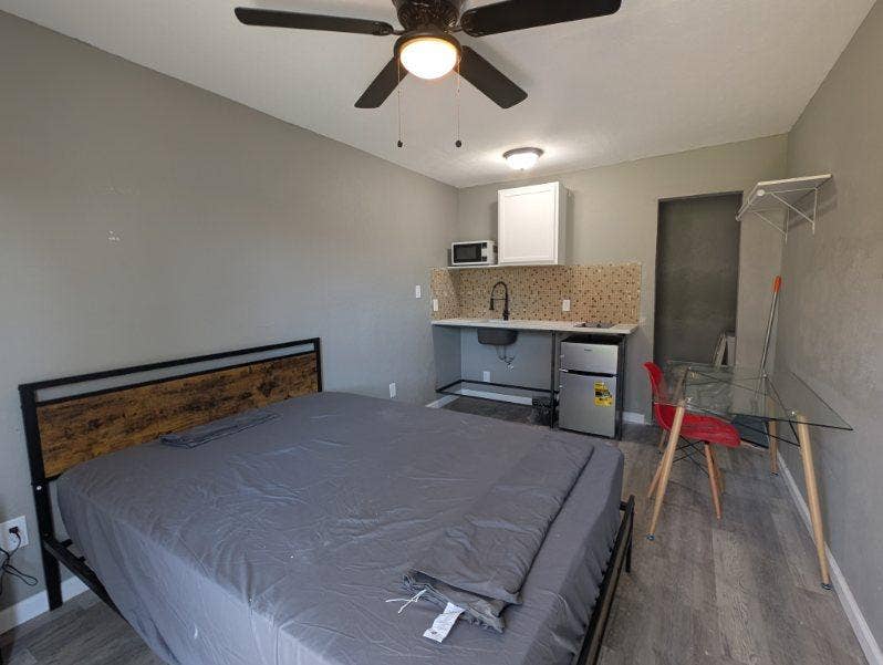 2 BR in Dallas