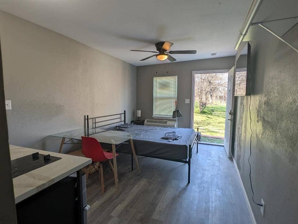 2 BR in Dallas