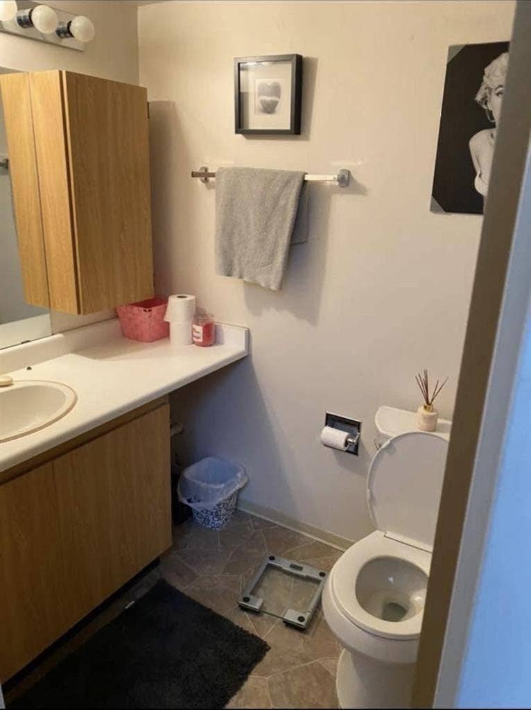 BRIGHT SPACIOUS ROOM & ownBATHROOM