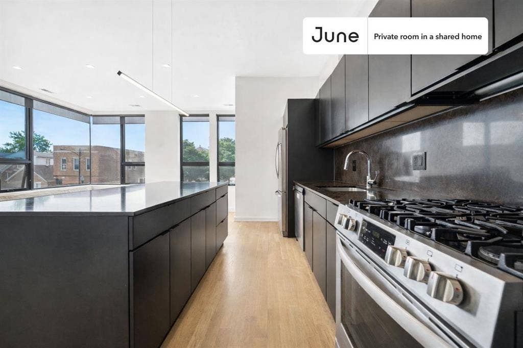 4 BR in Chicago
