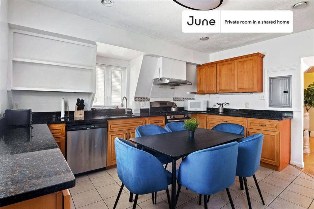 6 BR in Boston