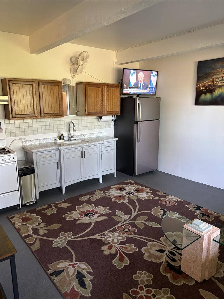 Room for Rent!!