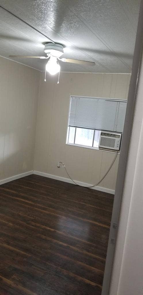 1 Bedroom + Private Bathroom