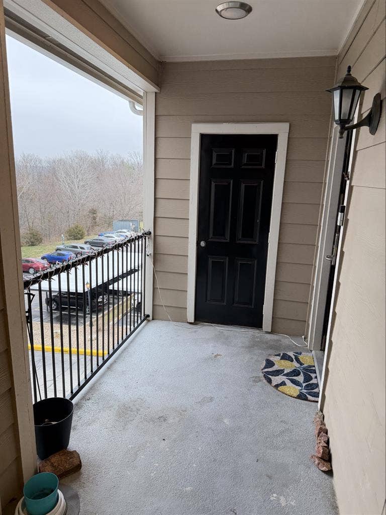 STUDIO JUNE 1 - JULY 20 SUBLEASE