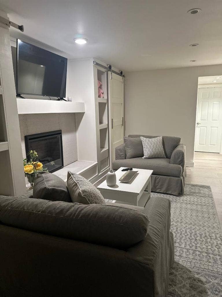 Furnished room,private bathroom