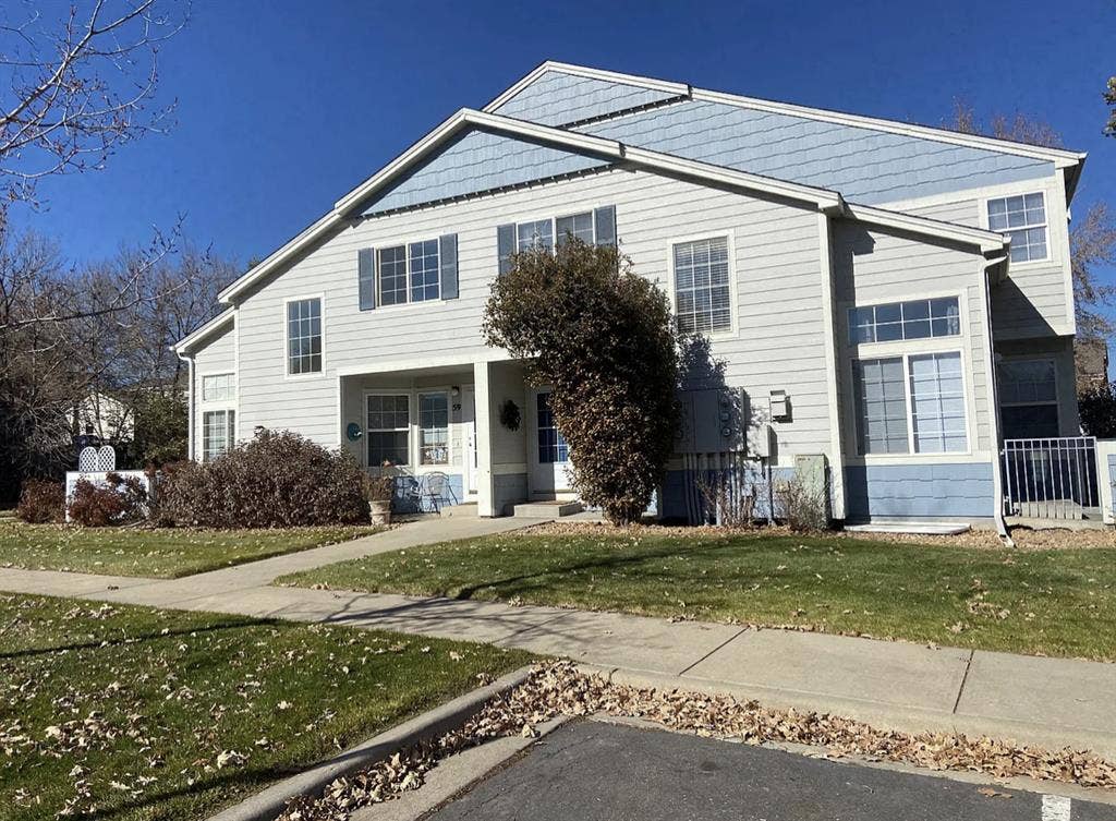 Private Room, Three floor townhome