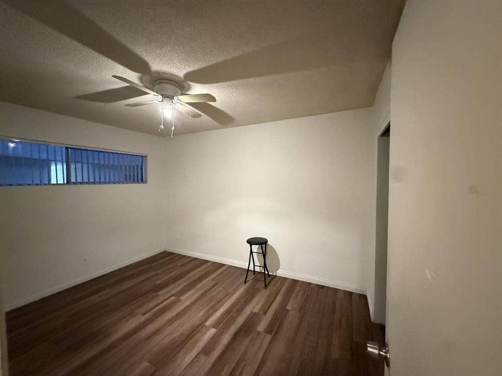 Single Room For Rent (2b/1ba)