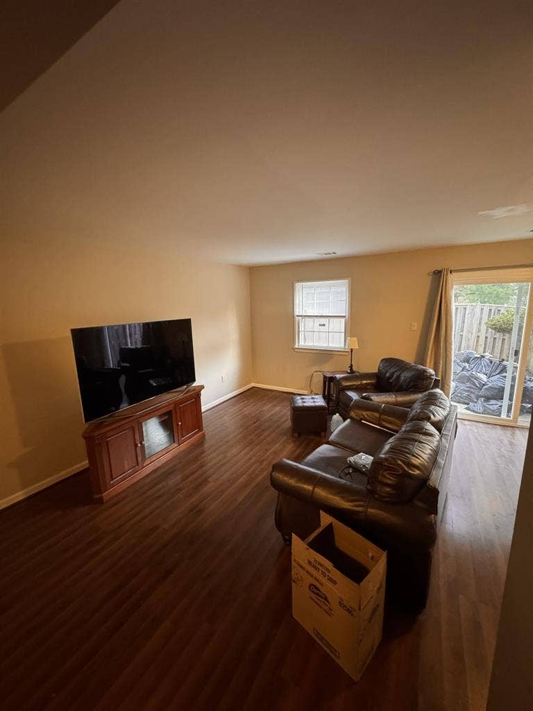 Private Bedroom in Townhousee