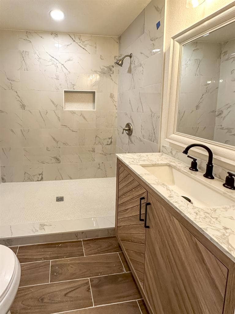 8 BR in Houston