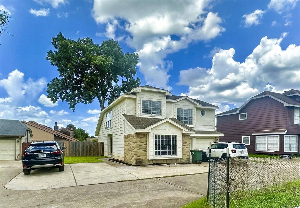 8 BR in Houston