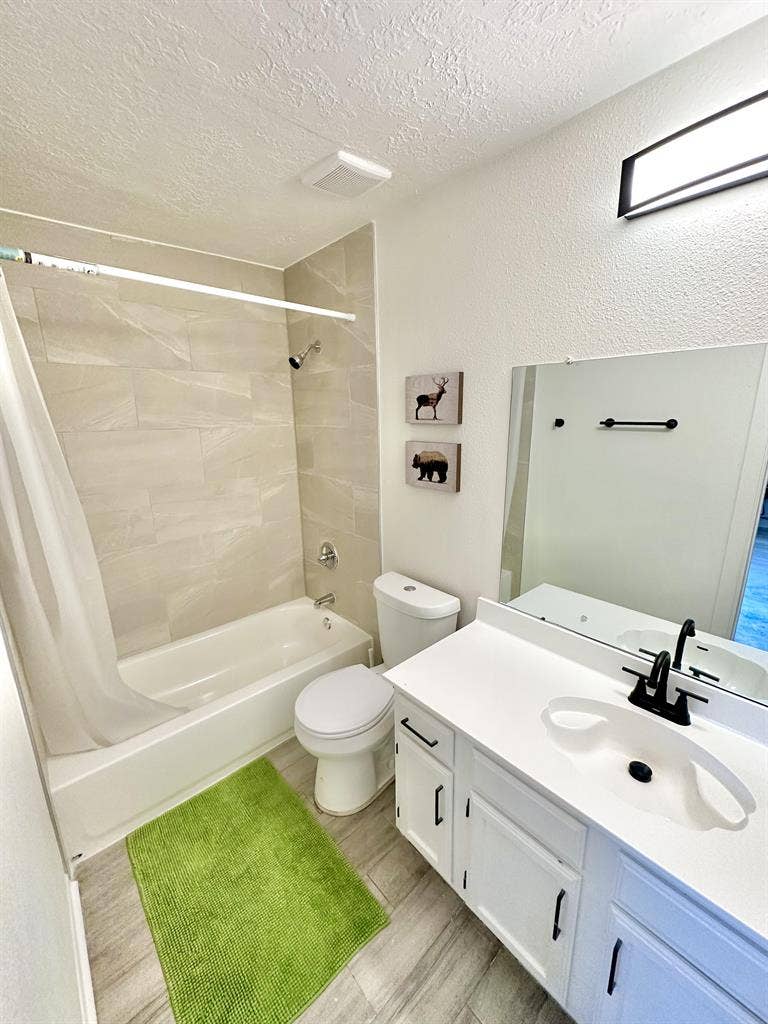 8 BR in Houston