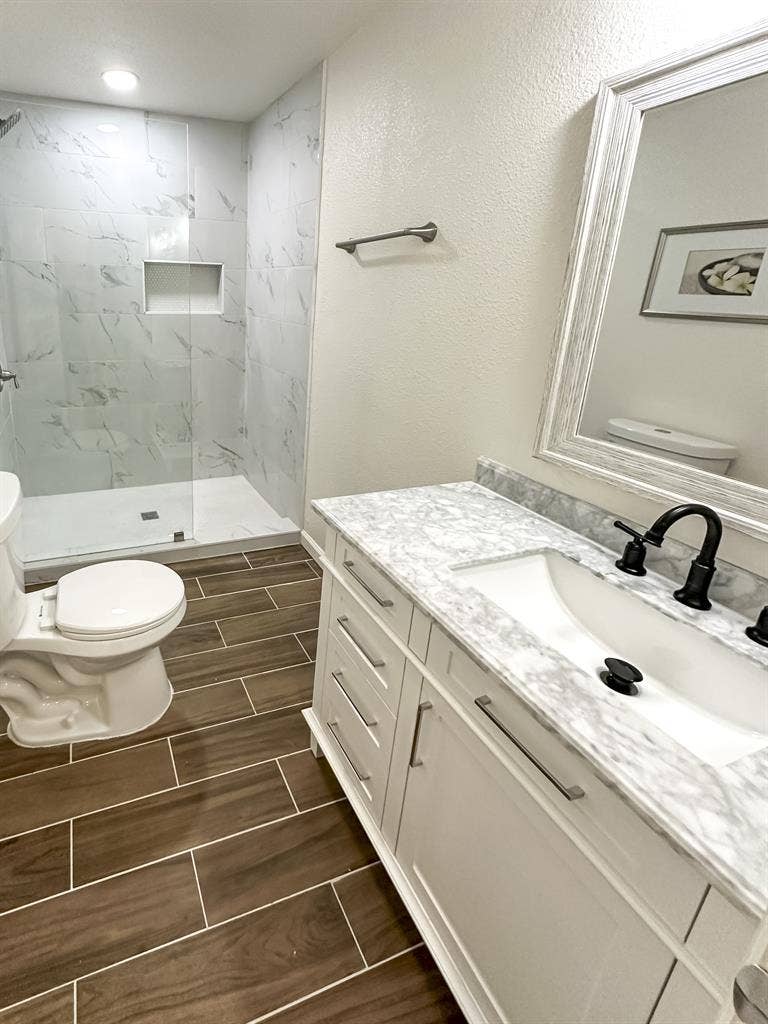 8 BR in Houston