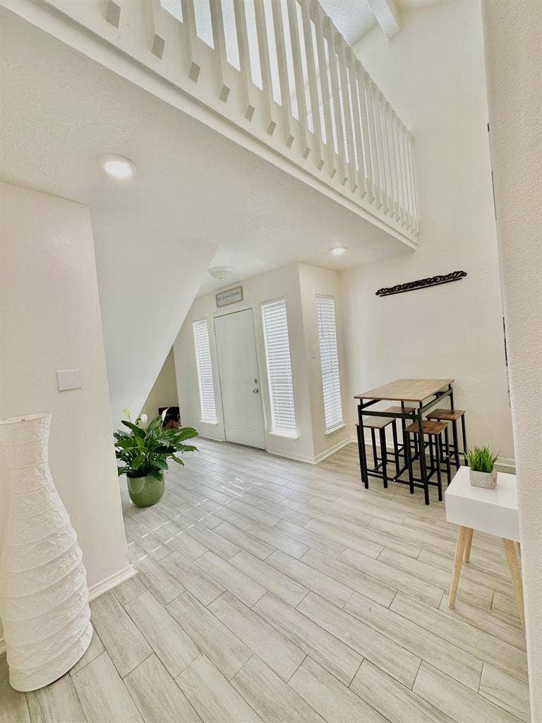8 BR in Houston