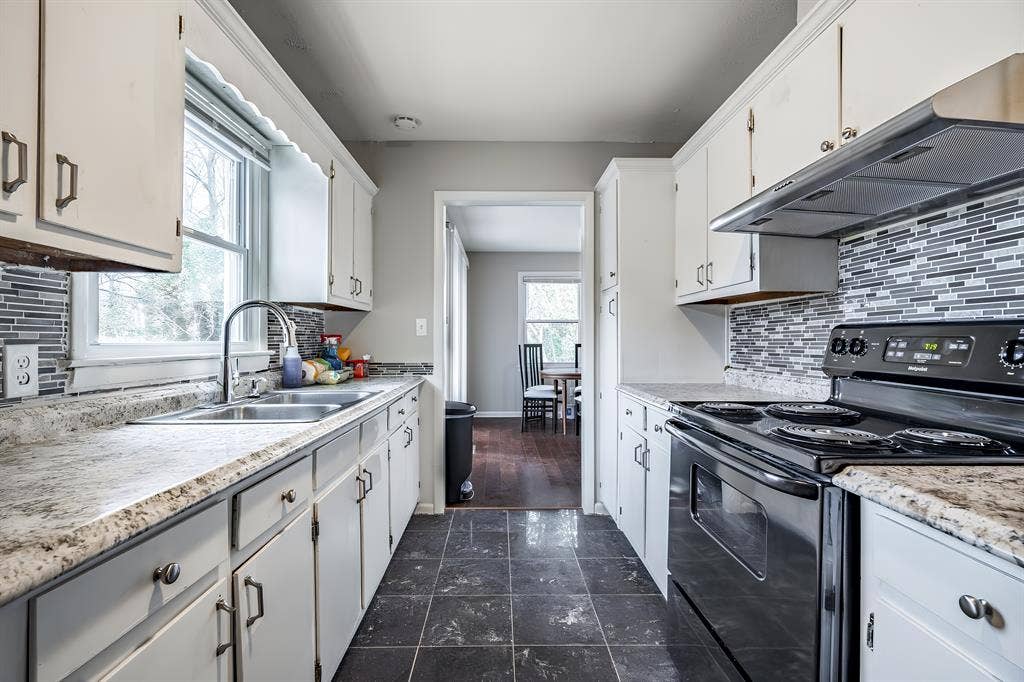 7 BR in Jonesboro