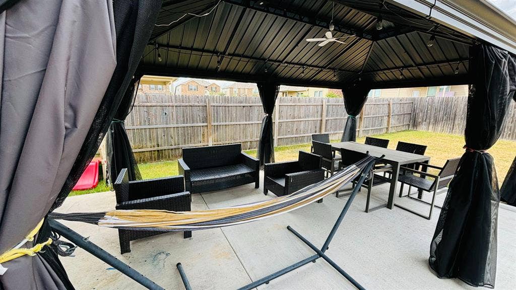5 BR in Austin