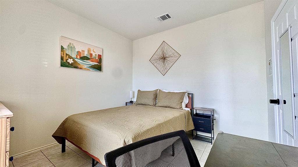 5 BR in Austin