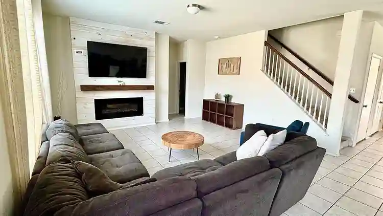 5 BR in Austin