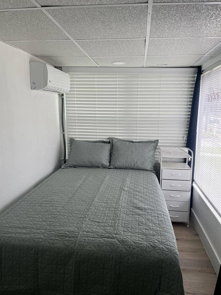 4 BR in Orange City