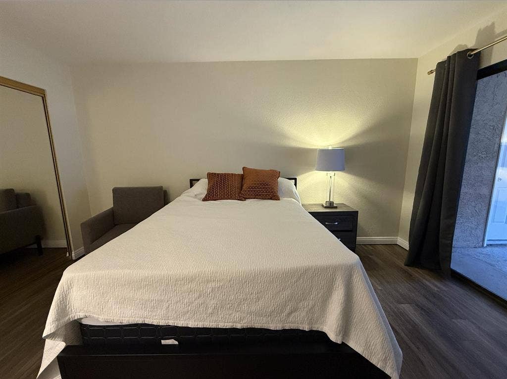 6 BR in Las Vegas