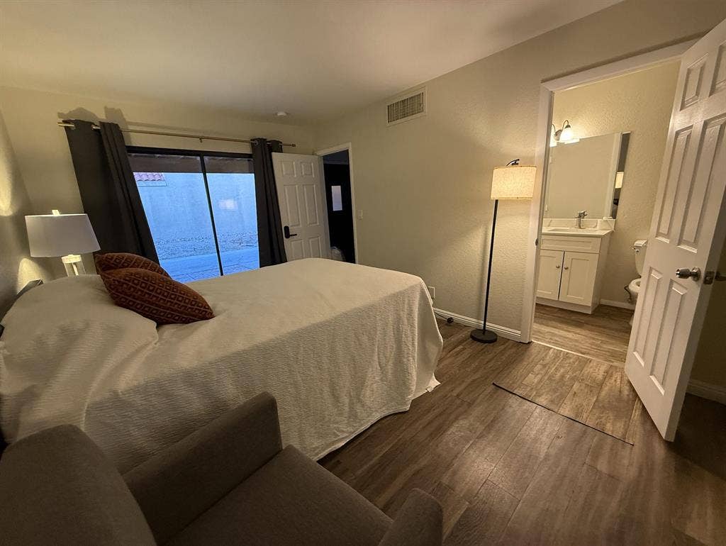 6 BR in Las Vegas