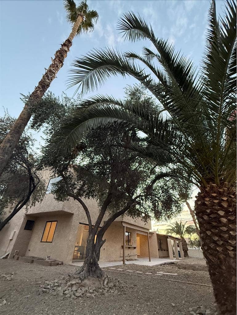 6 BR in Las Vegas