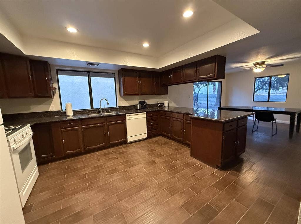 6 BR in Las Vegas