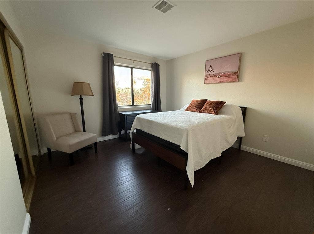 6 BR in Las Vegas