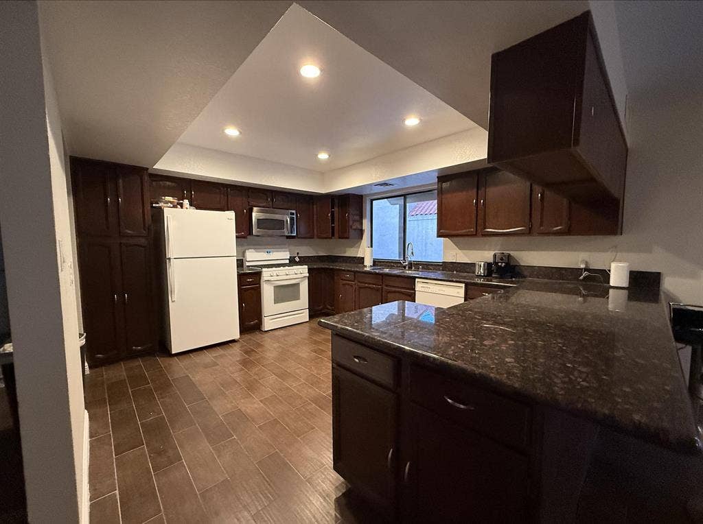 6 BR in Las Vegas