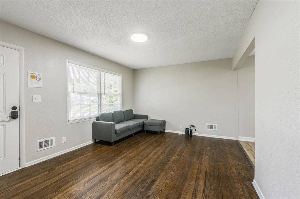 6 BR in Grandview