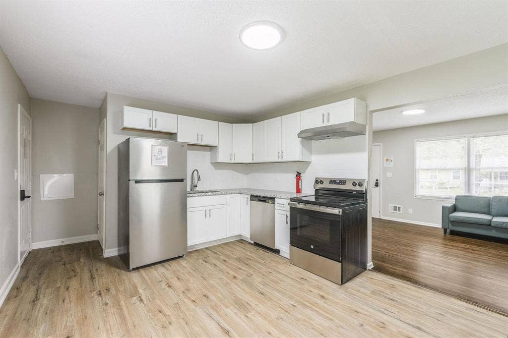 6 BR in Grandview