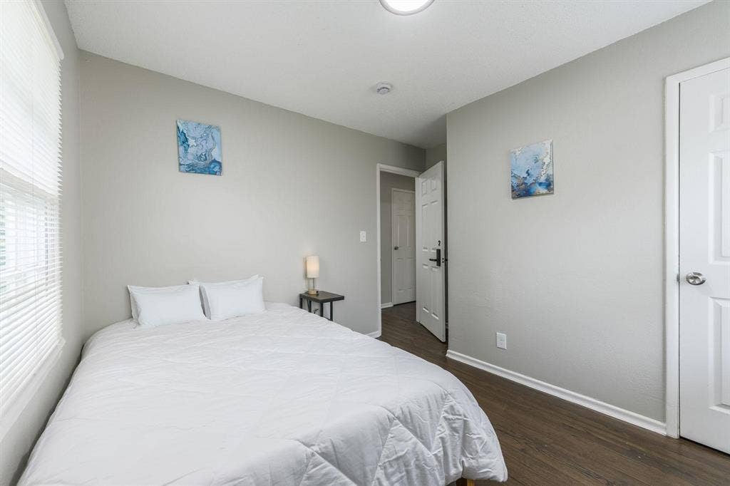 6 BR in Grandview