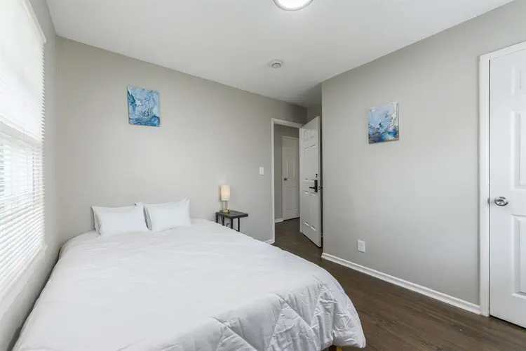 6 BR in Grandview
