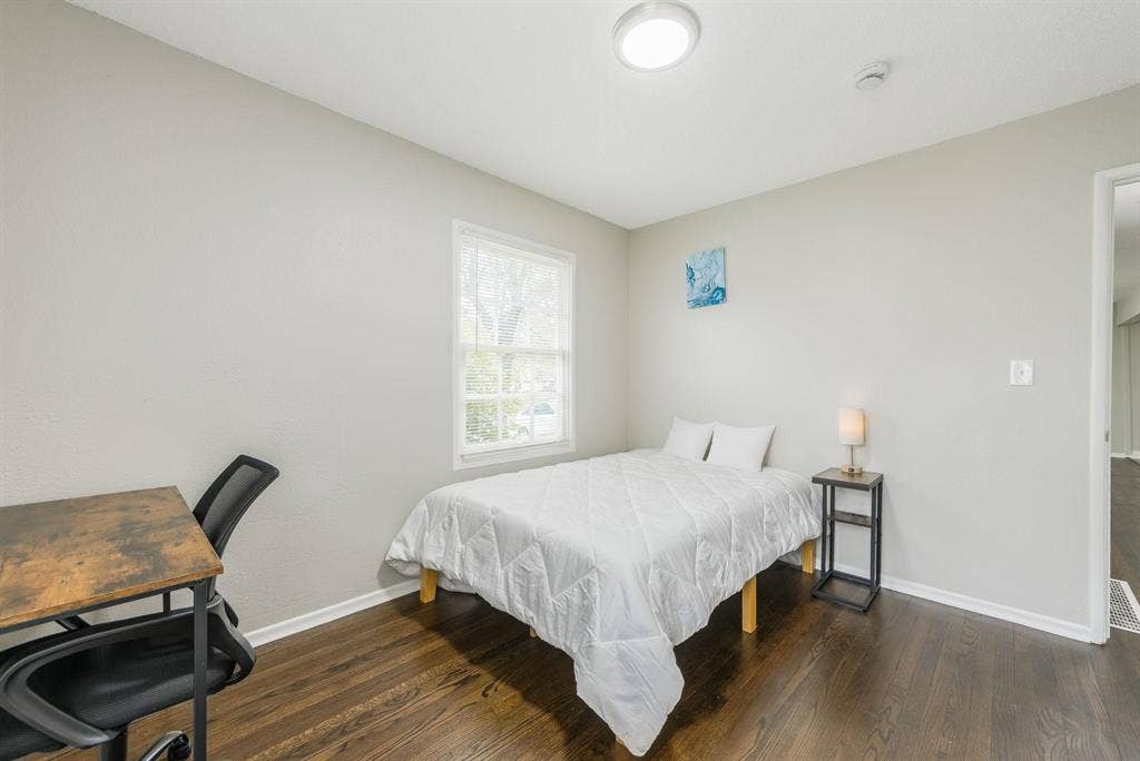 6 BR in Grandview