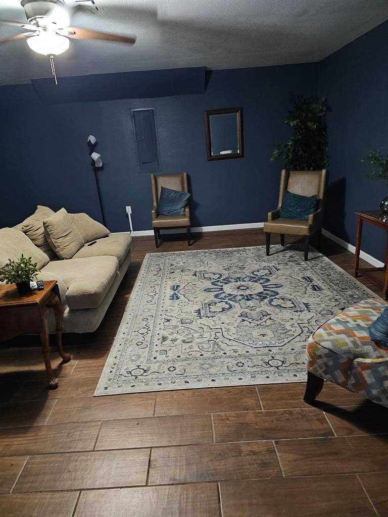 7 BR in Lancaster
