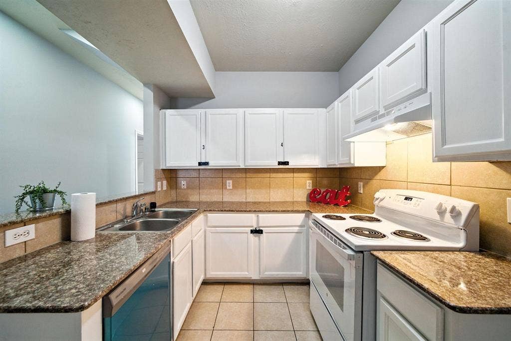 5 BR in Houston