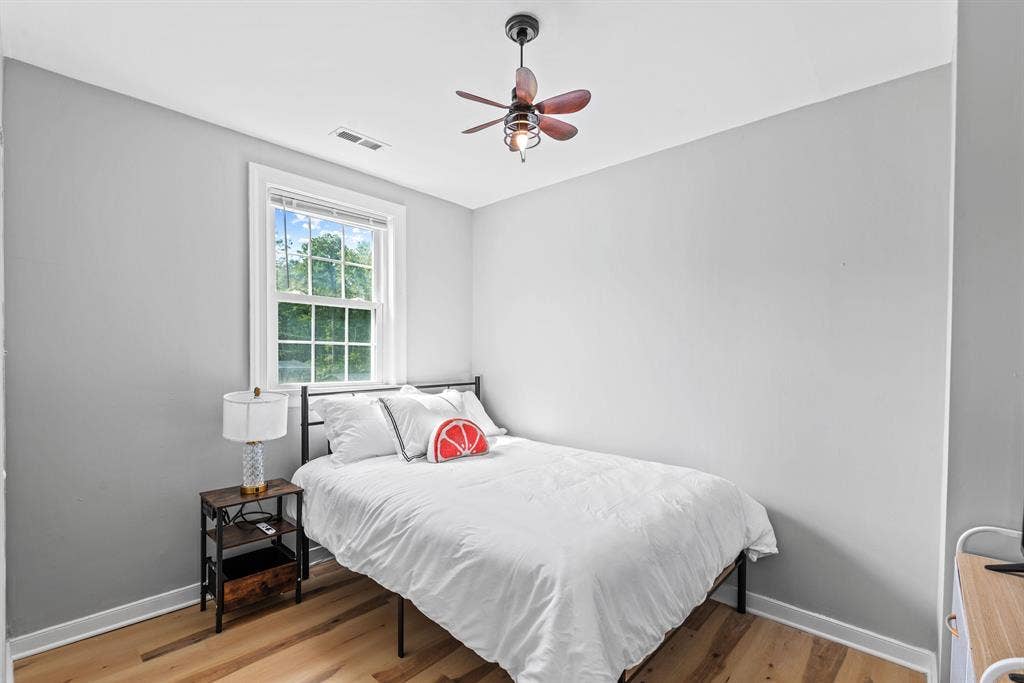 5 BR in Richmond