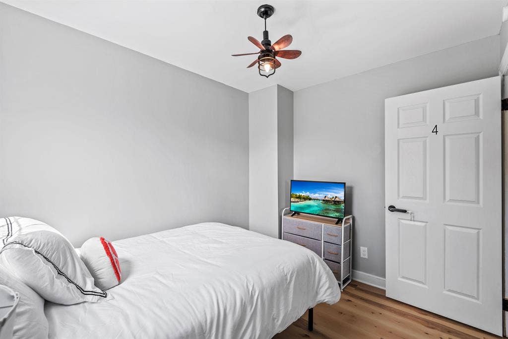 5 BR in Richmond