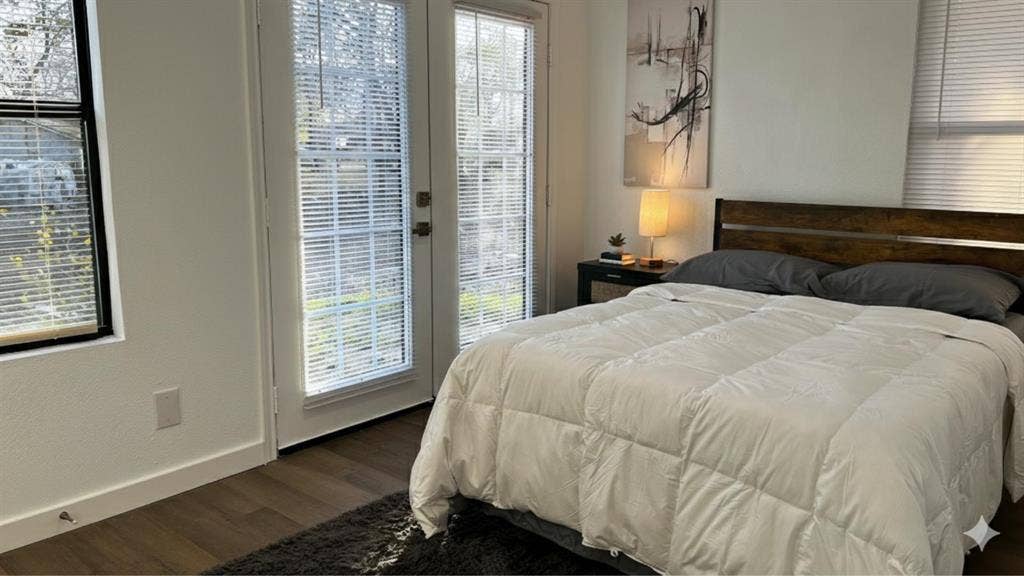 5 BR in Austin