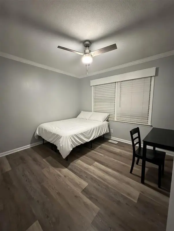 5 BR in Durham