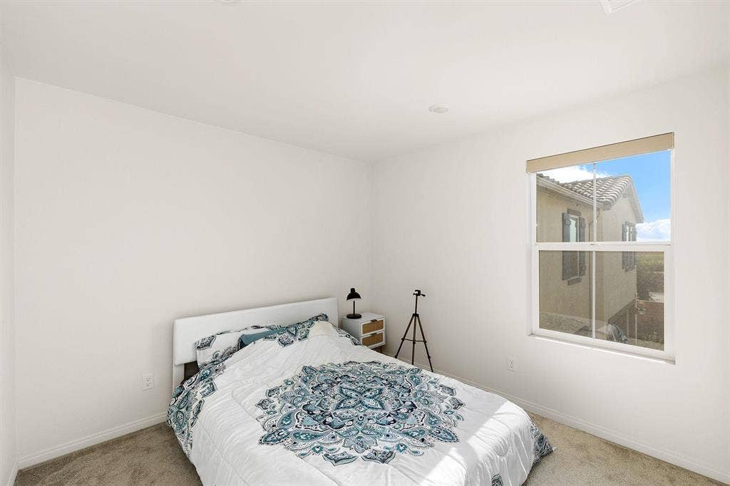 1 BR in Ontario