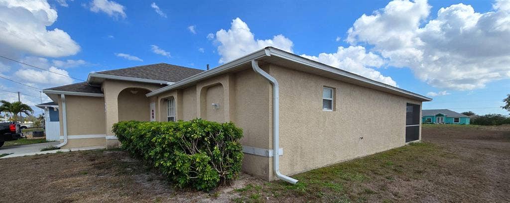 2 BR in Cape Coral