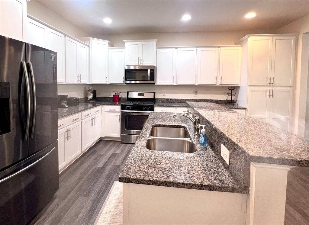 3 BR in Clayton