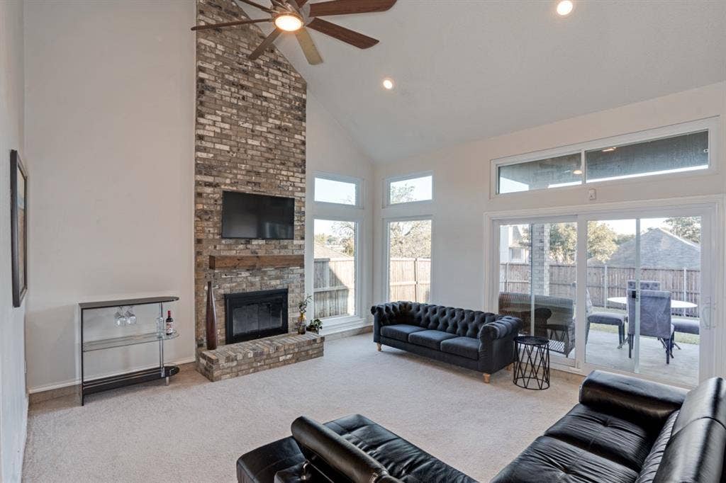 Furnished, lake w/ walking trail