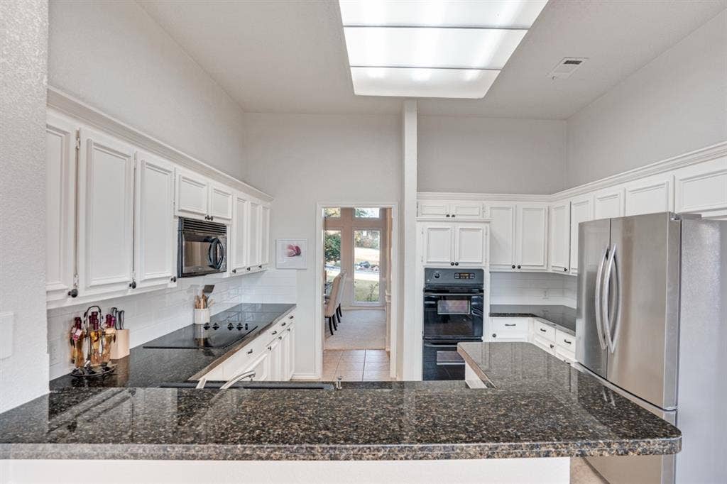 Furnished, lake w/ walking trail